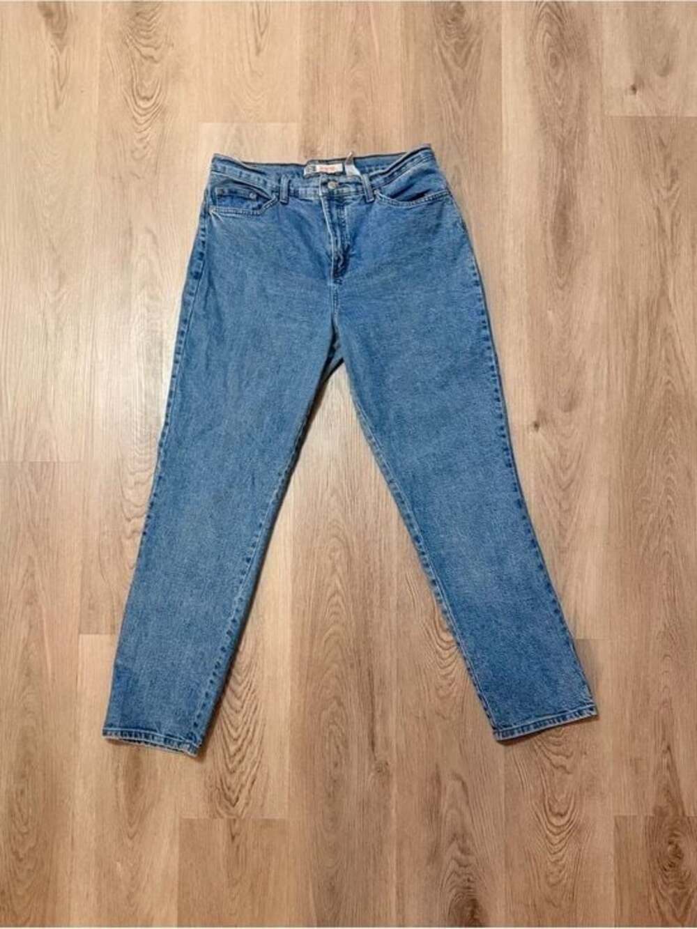 Faded Glory Straight Leg Jeans in Deep Indigo Blue